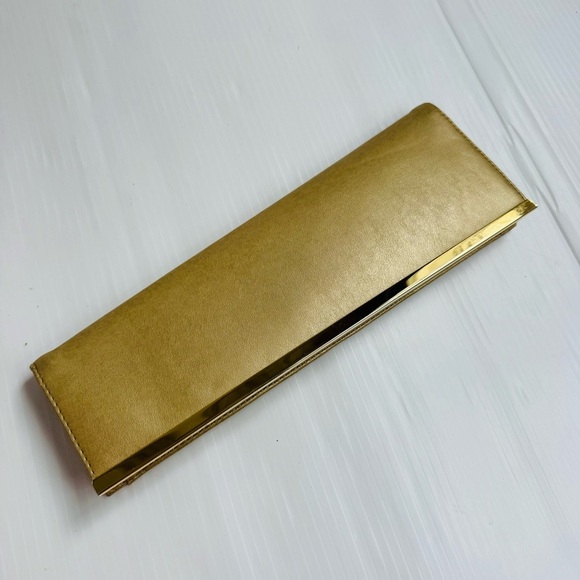Vintage asymmetrical Elegant Gold Clutch - Picture 2 of 8
